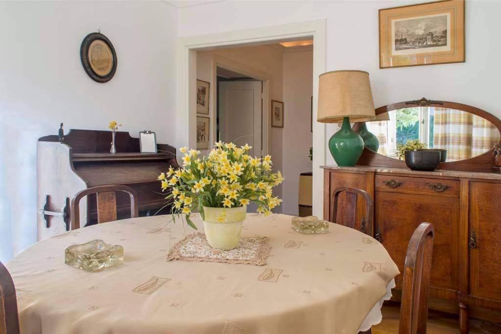 Beautiful Vintage Flat - Back Yard Garden Access Apartment *