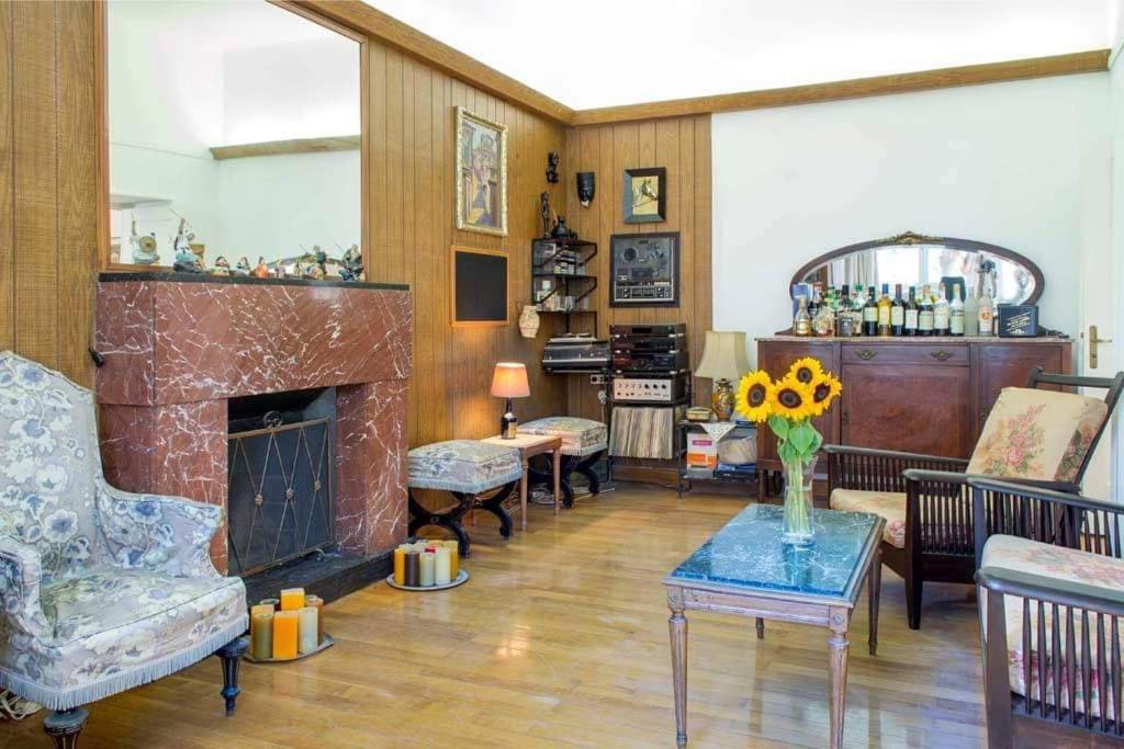 Beautiful Vintage Flat - Back Yard Garden Access Apartment *